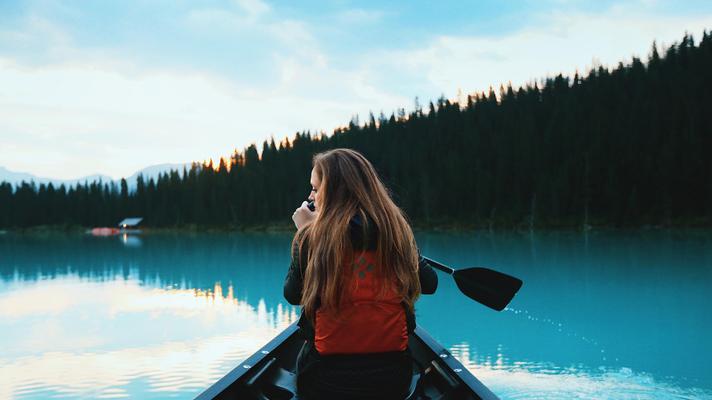 Height of 400, aspect ratio of 16-9